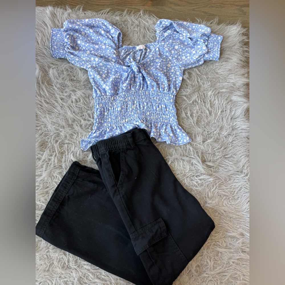 Old Navy Black‎ Pants size L(10-12)and Blue Floral Romper Size S